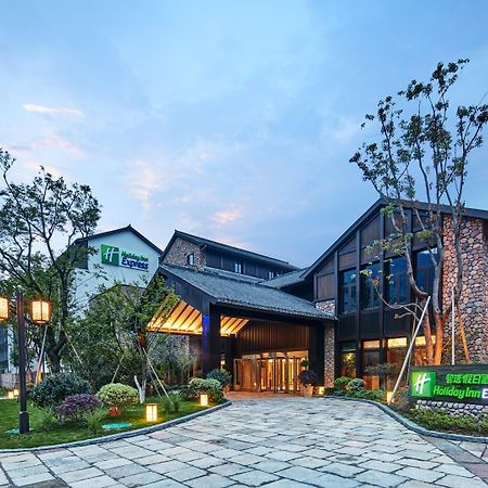 Holiday Inn Express Zhejiang Qianxia Lake By Ihg Qingtian Zewnętrze zdjęcie